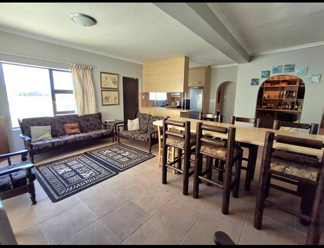 4 BEDROOM HOUSE FOR SALE IN BRITANNIA BAY